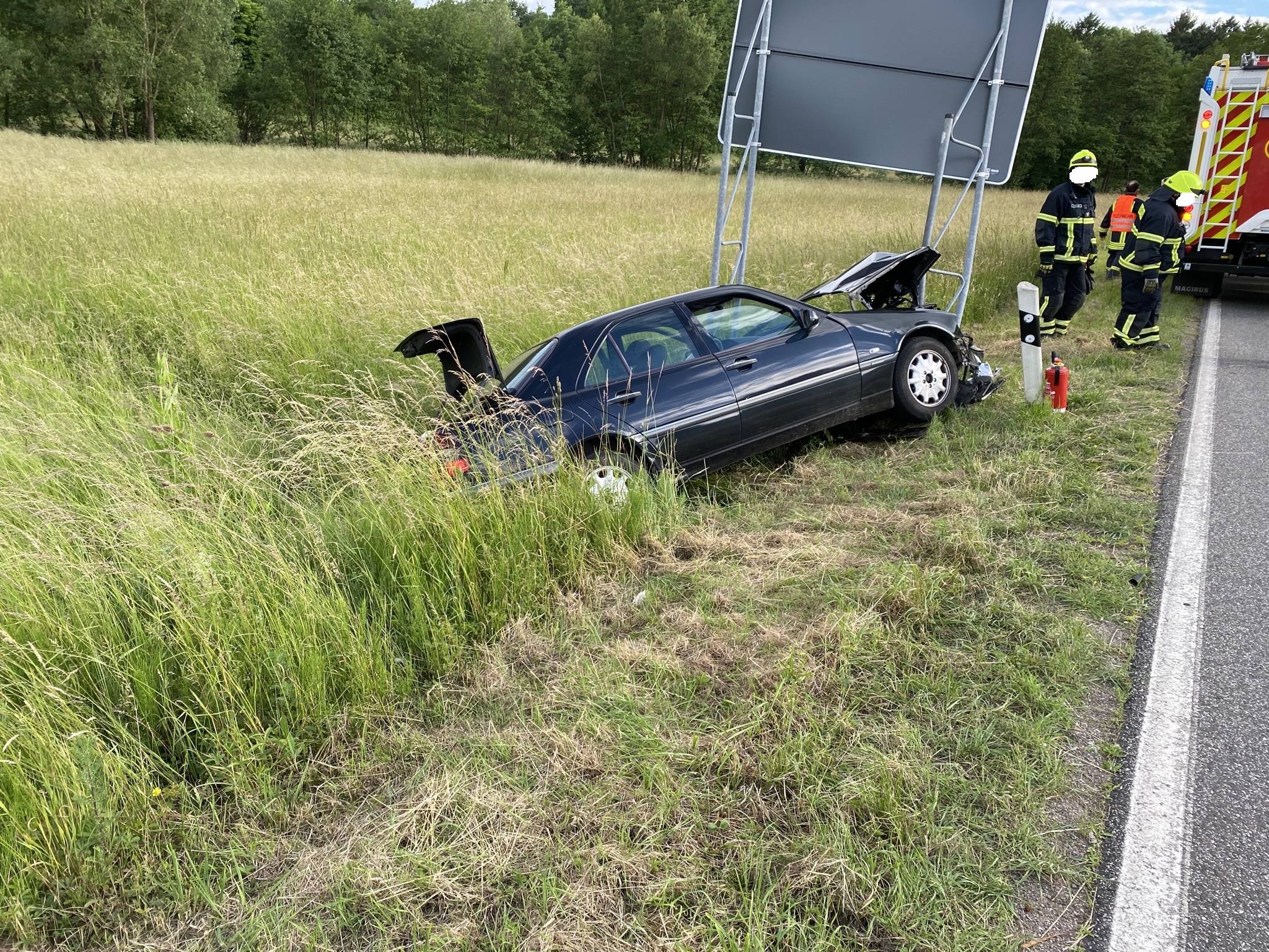 Hühner an Bord verursachen Unfall Antenne Bad Kreuznach