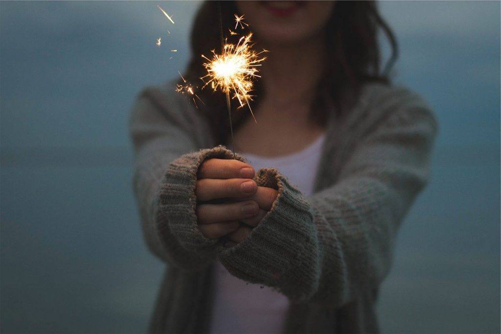 Sparkler Holding Hands Firework  - Free-Photos / Pixabay