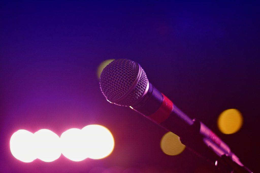 Audio Microphone Bokeh Bright  - Pexels / Pixabay