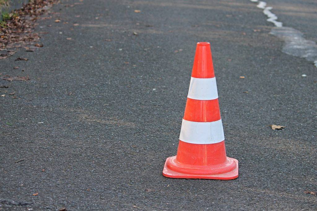 Pylon Traffic Cone Barrier  - manfredrichter / Pixabay