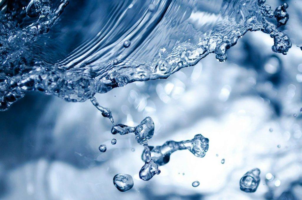 Splashing Splash Aqua Water  - PublicDomainPictures / Pixabay