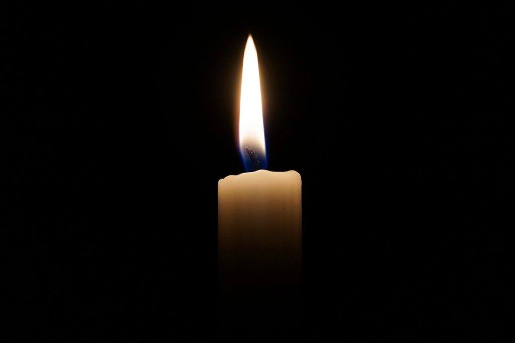 Candle Light Candlelight Flame  - webandi / Pixabay