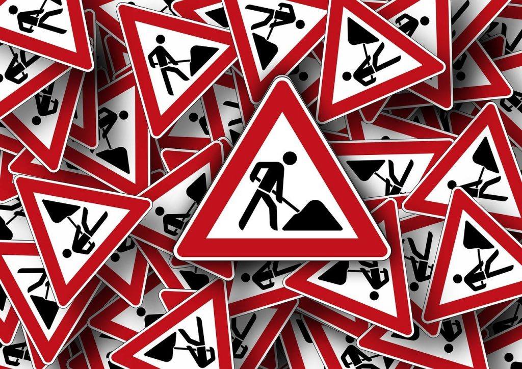 Verkehr Road Sign Site Attention Note Baustelle - geralt / Pixabay