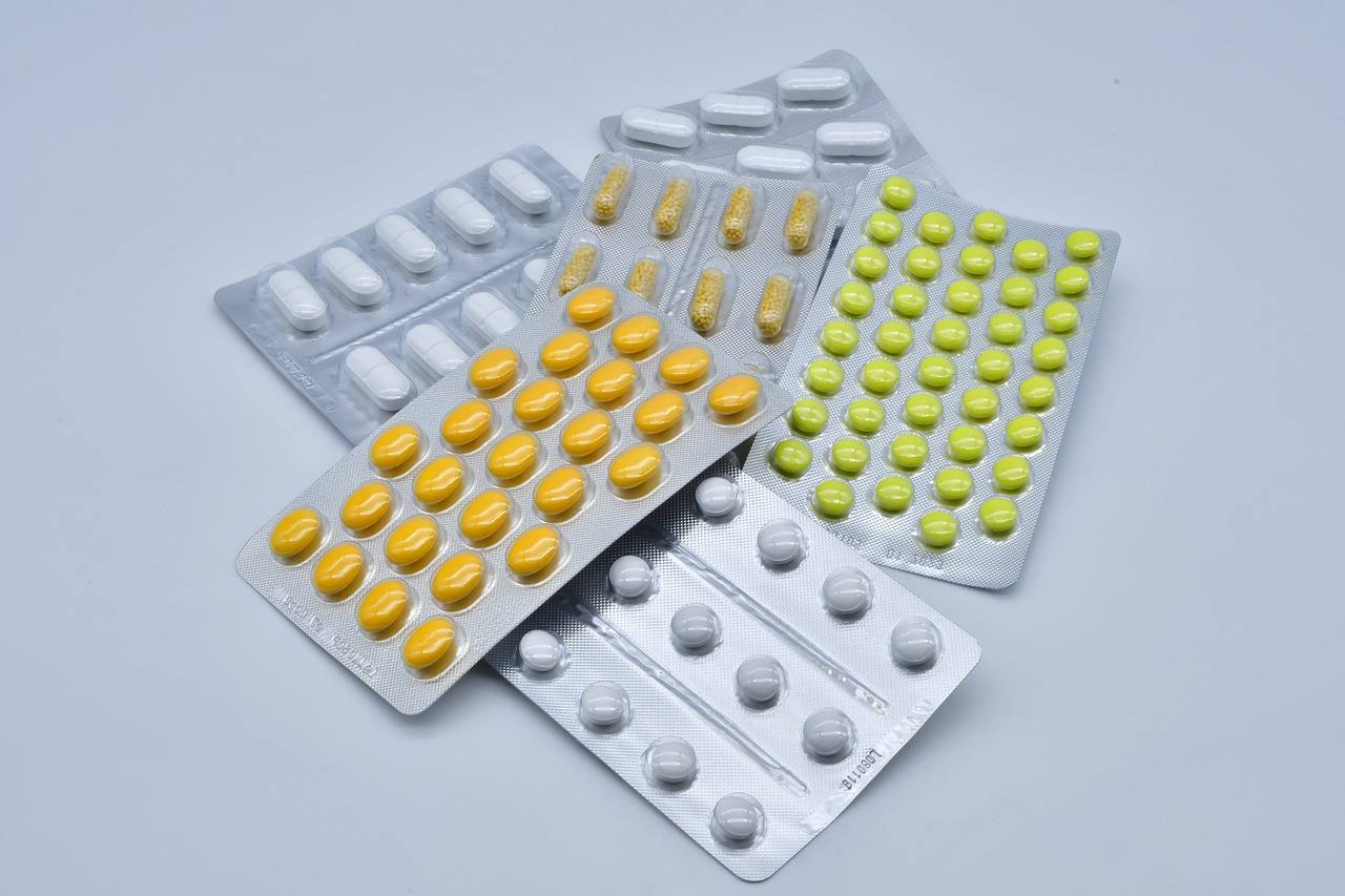 Tablets Vitamins Drugs Health  - Damian_Konietzny / Pixabay