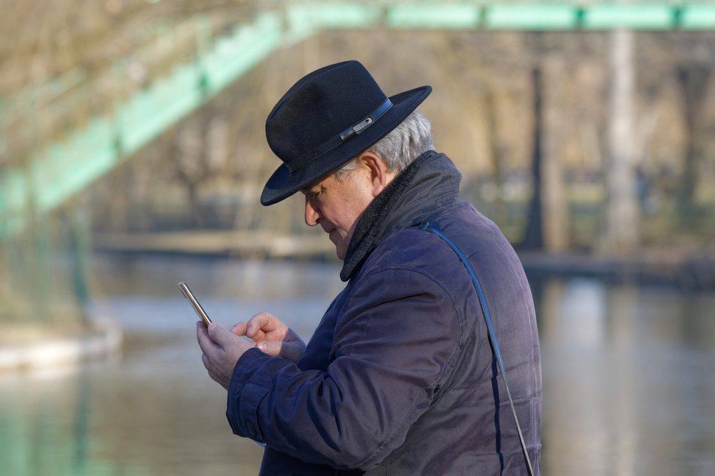 Man Elderly Hat Smartphone  - Surprising_Shots / Pixabay