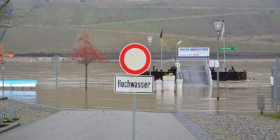 Mainz-Bingen: Hochwasserwelle des Rheins erwartet