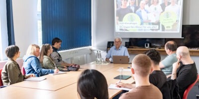 Birkenfeld: Studierende diskutieren mit Jürgen Resch