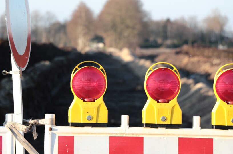 Straßensperrung wegen Brückenbauarbeiten