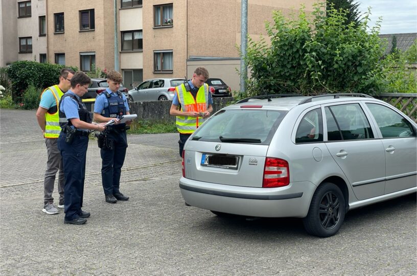 Polizeinachwuchs legt praktische Prüfung ab