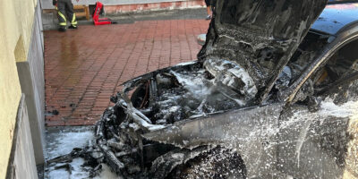 Birkenfeld: Auto brennt an Tankstelle