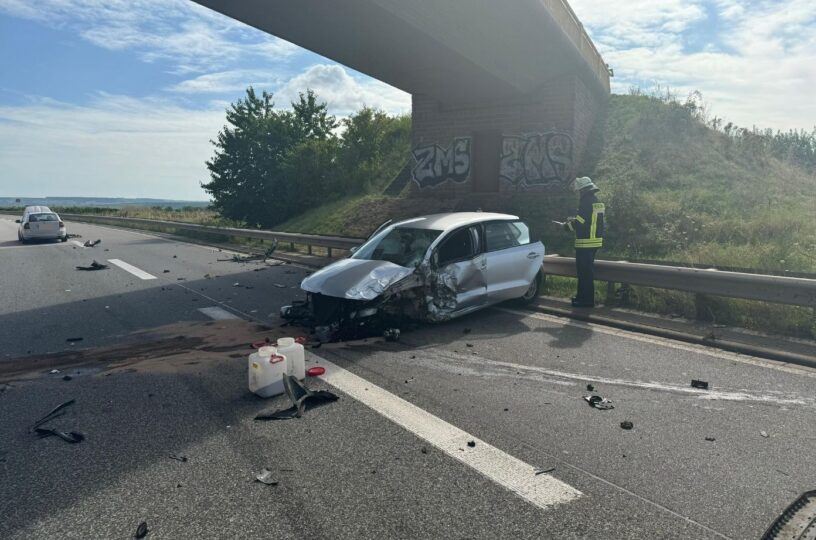 Falschfahrerin auf B41 schwer verletzt