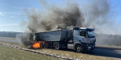 Birkenfeld: Brand eines Sattelaufliegers bei Baumholder