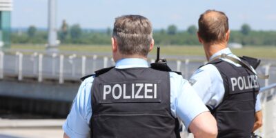 police, policemen, cops, outdoors, security, safety, airport, düsseldorf, federal police, germany, police, police, police, police, police, Graffiti-Sprüher