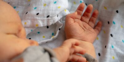 Baby Hand Infant Finger Small  - ThorstenF / Pixabay