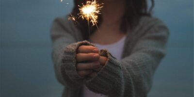 Sparkler Holding Hands Firework  - Free-Photos / Pixabay